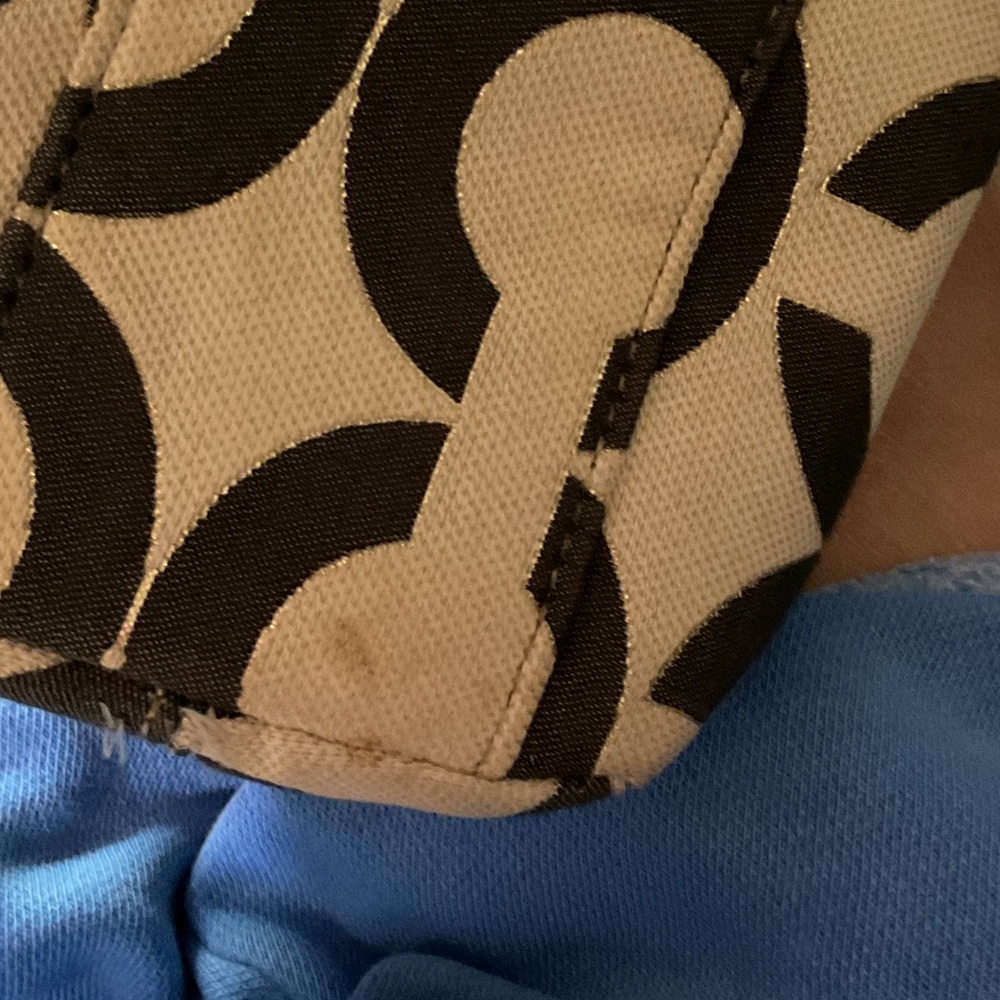 Coach Stylish Black and Cream Tote Bag - Picture 9 of 11